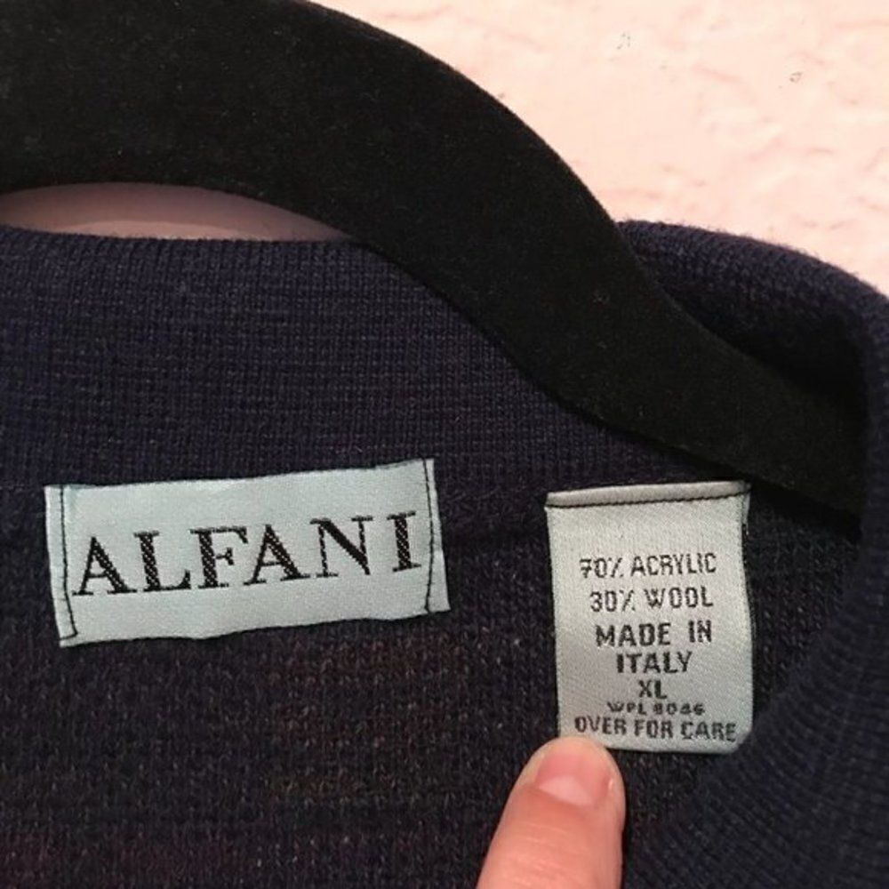*30off3*‎ NWOT. Alfani sweater with buttons. Made in Italy. - Picture 6 of 7